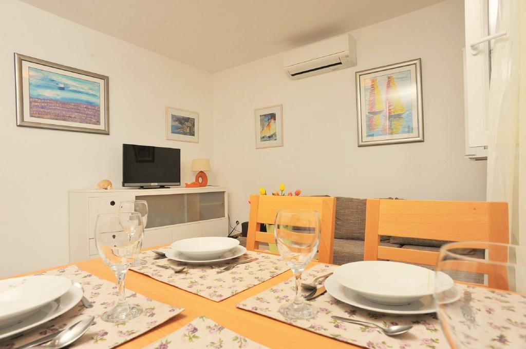 Holiday Home Lucica Sutivan Kültér fotó