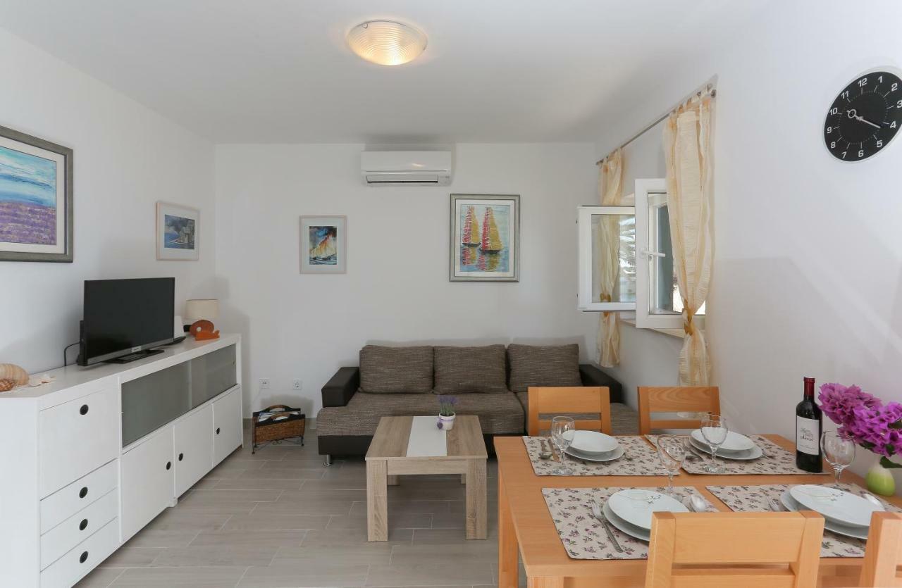 Holiday Home Lucica Sutivan Kültér fotó