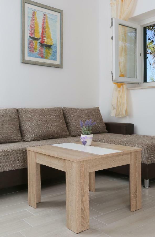 Holiday Home Lucica Sutivan Kültér fotó